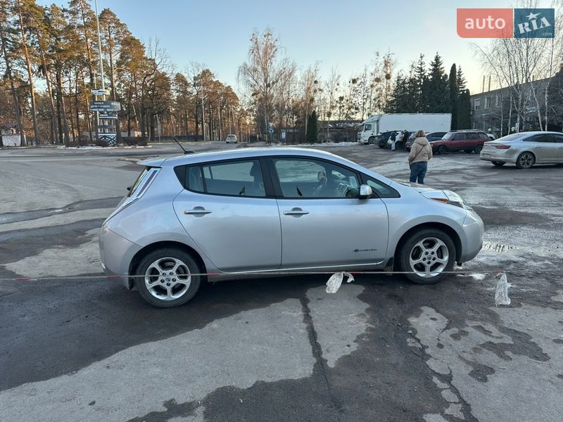 Хетчбек Nissan Leaf 2013 в Бучі