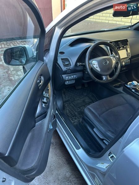 Хетчбек Nissan Leaf 2013 в Бучі