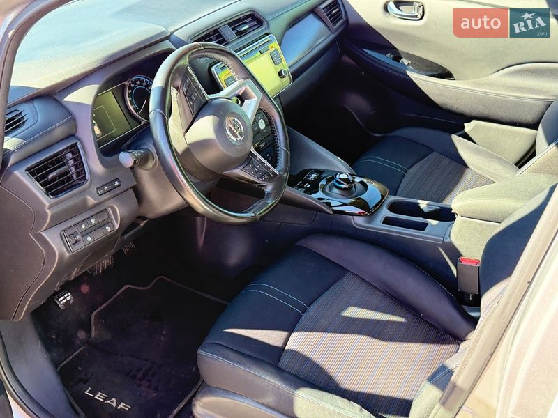 Хетчбек Nissan Leaf 2018 в Дніпрі фото 20 Хетчбек Nissan Leaf 2018 в Дніпрі
