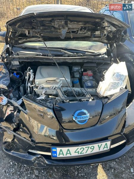 Хэтчбек Nissan Leaf 2017 в Киеве