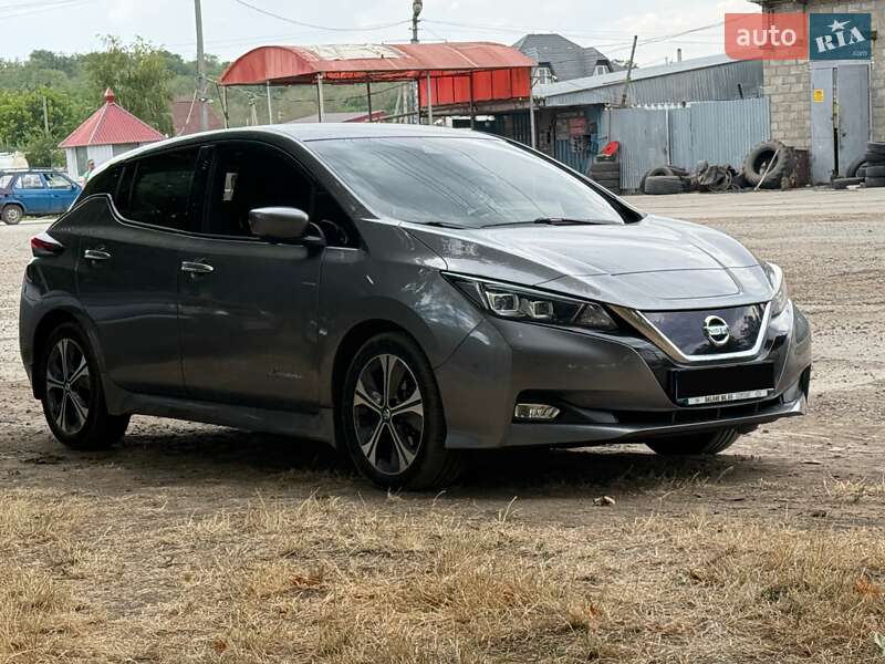 Хэтчбек Nissan Leaf 2018 в Одессе