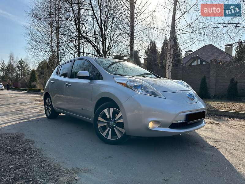 Хэтчбек Nissan Leaf 2013 в Ровно