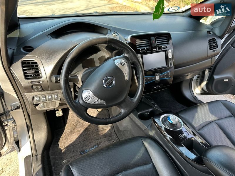 Хэтчбек Nissan Leaf 2013 в Ровно
