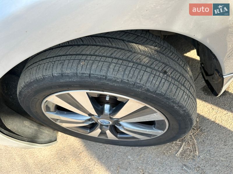 Хэтчбек Nissan Leaf 2013 в Ровно