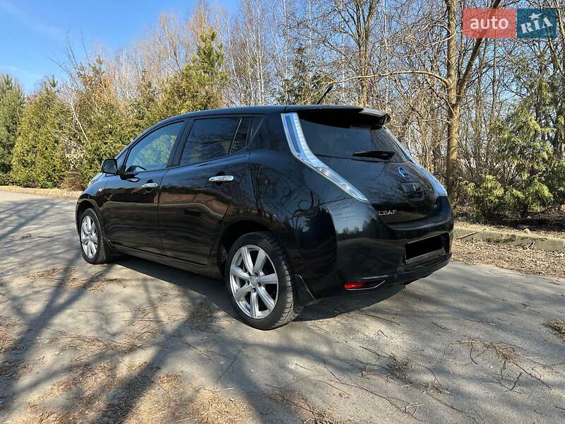 Хэтчбек Nissan Leaf 2014 в Ровно