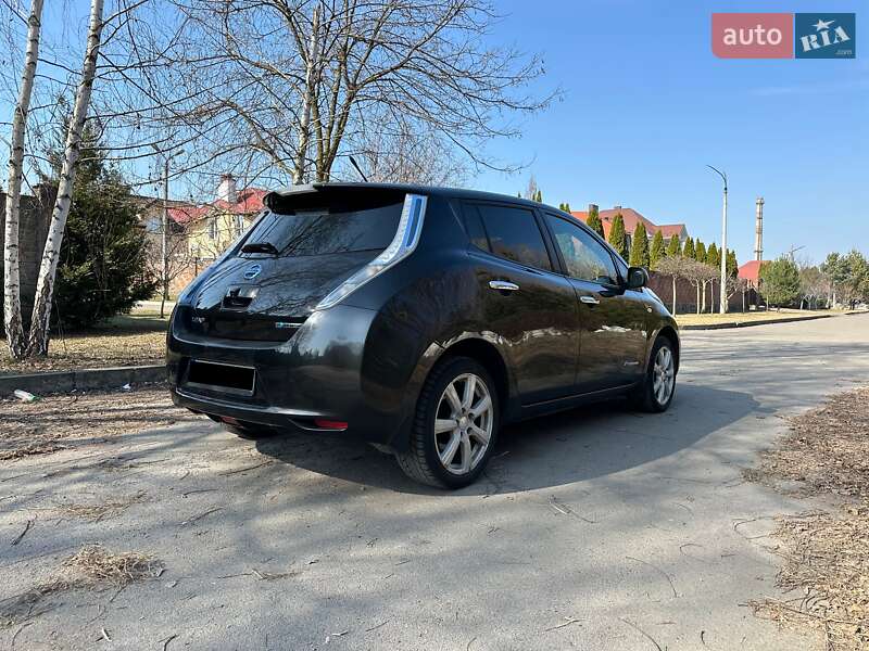 Хэтчбек Nissan Leaf 2014 в Ровно