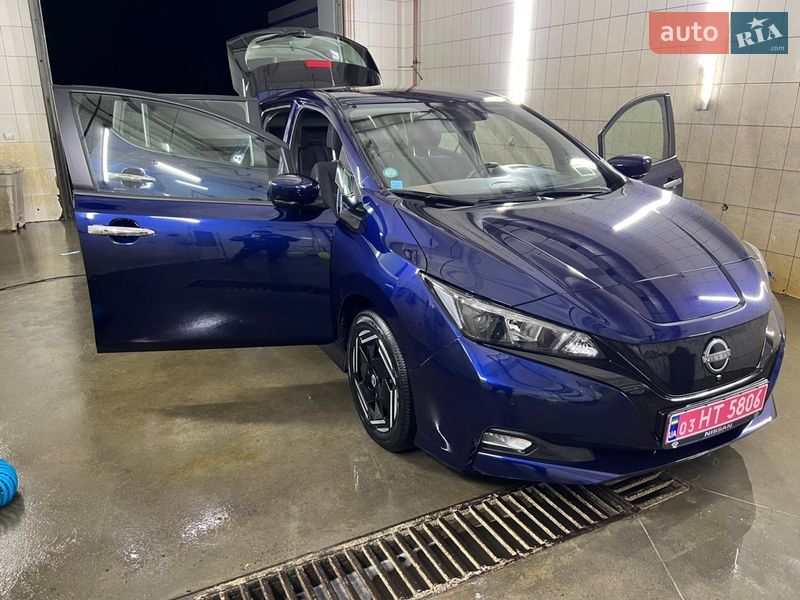 Хетчбек Nissan Leaf 2023 в Ковелі