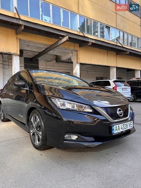 Хетчбек Nissan Leaf 2018 в Києві
