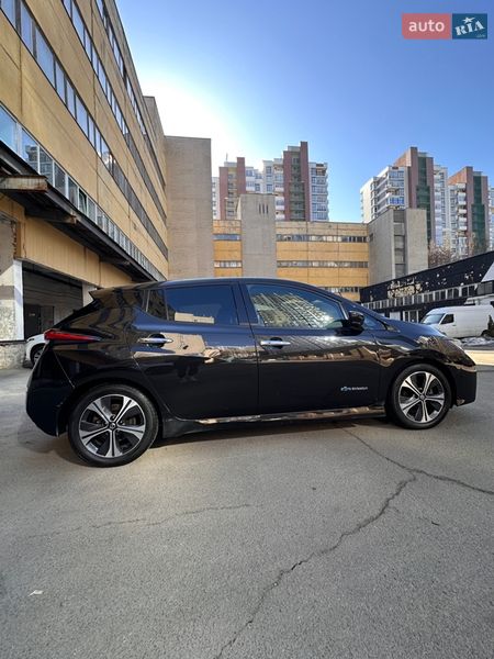 Хетчбек Nissan Leaf 2018 в Києві