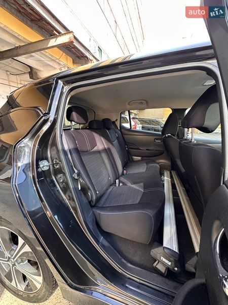 Хетчбек Nissan Leaf 2018 в Києві