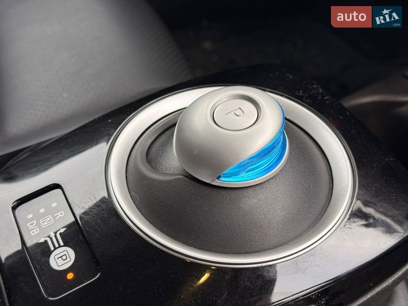 Хетчбек Nissan Leaf 2014 в Сарнах