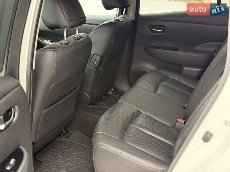 Хетчбек Nissan Leaf 2014 в Сарнах