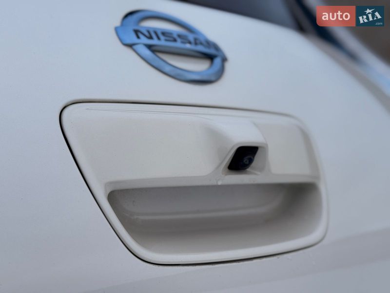 Хетчбек Nissan Leaf 2014 в Сарнах