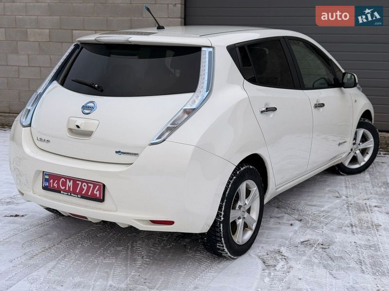 Хетчбек Nissan Leaf 2014 в Сарнах