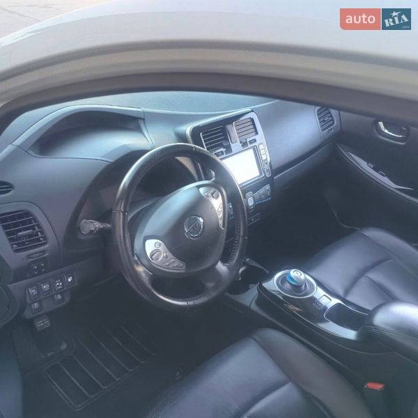 Хетчбек Nissan Leaf 2013 в Запоріжжі
