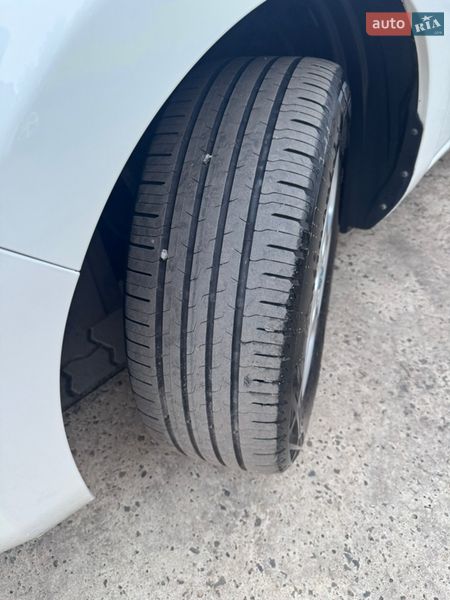 Хетчбек Nissan Leaf 2014 в Нововолинську