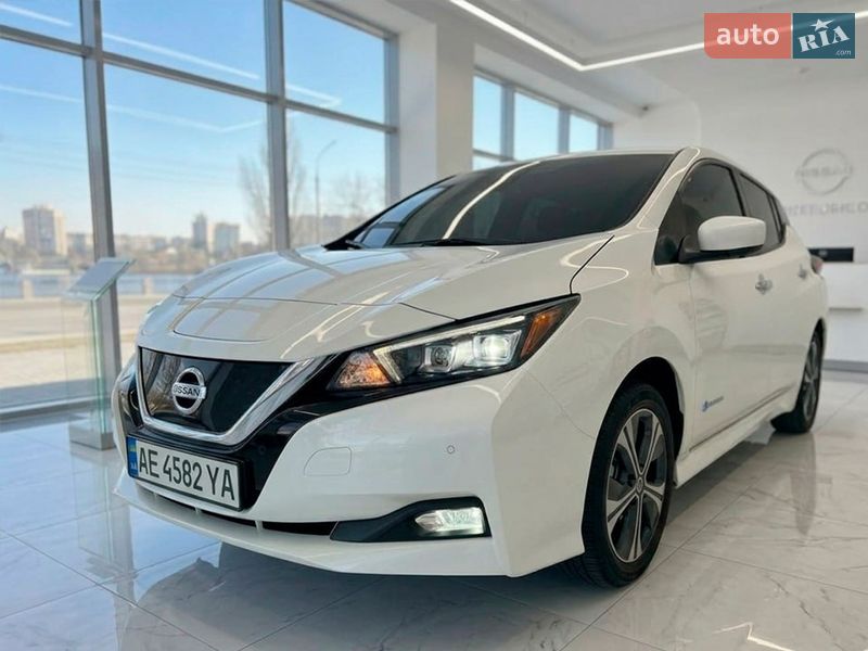 Хэтчбек Nissan Leaf 2018 в Днепре