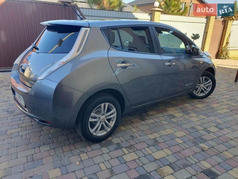 Хетчбек Nissan Leaf 2014 в Горі