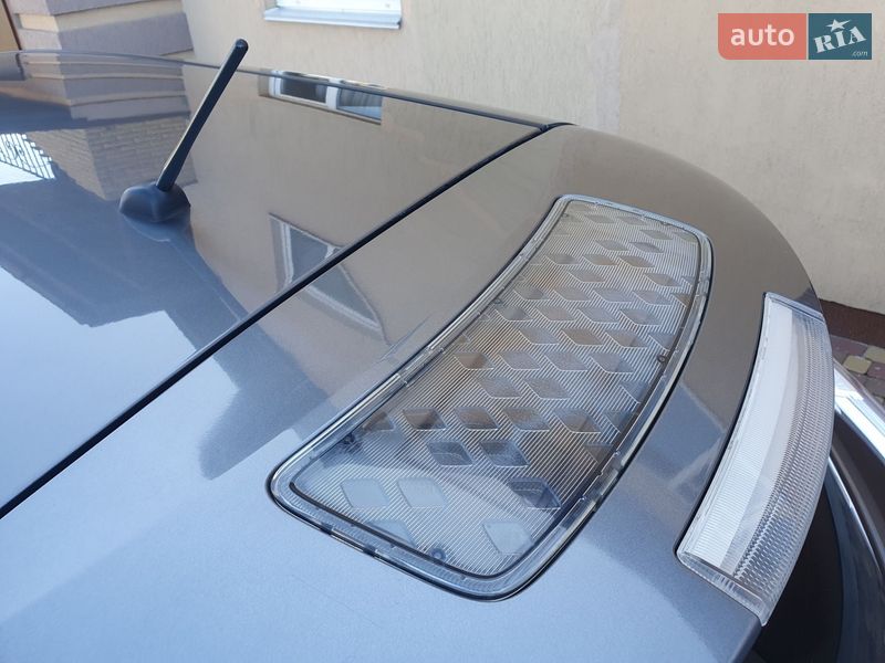 Хетчбек Nissan Leaf 2014 в Горі