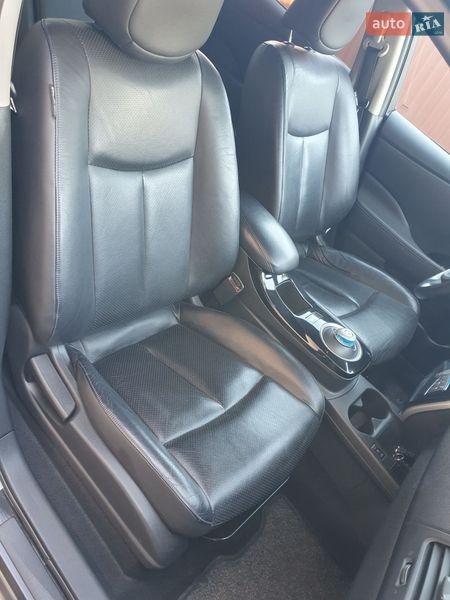 Хетчбек Nissan Leaf 2014 в Горі