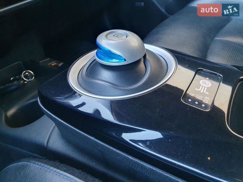 Хетчбек Nissan Leaf 2014 в Горі