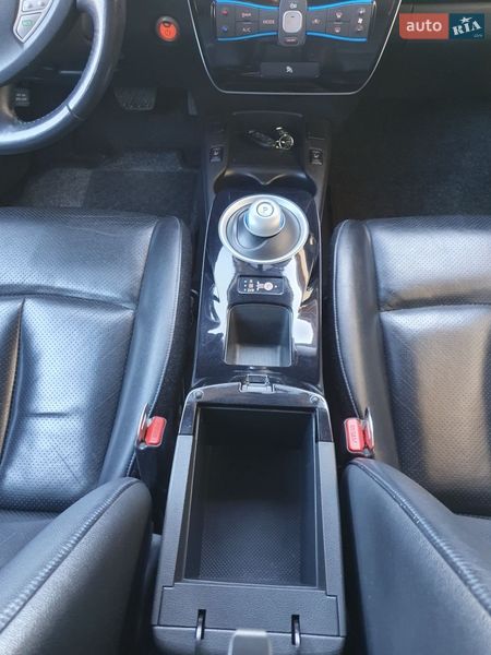 Хетчбек Nissan Leaf 2014 в Горі