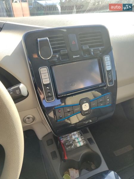 Хэтчбек Nissan Leaf 2011 в Львове