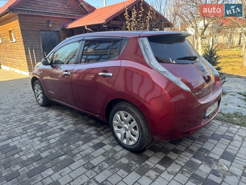 Хэтчбек Nissan Leaf 2015 в Житомире