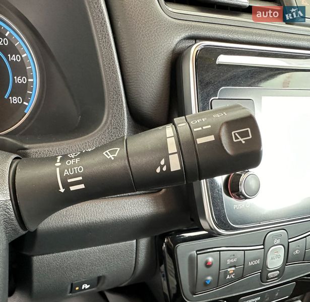 Хэтчбек Nissan Leaf 2018 в Львове