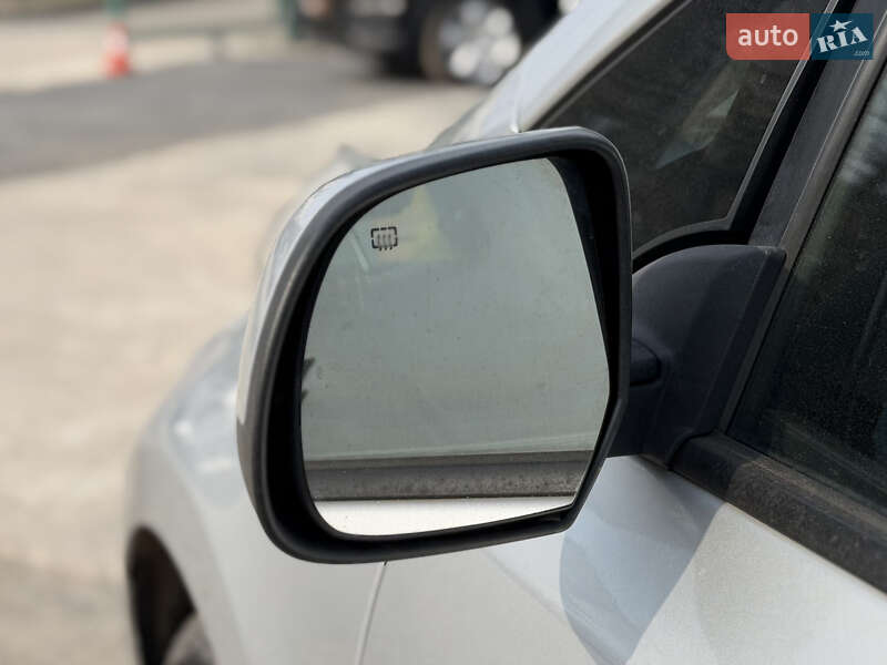 Хэтчбек Nissan Leaf 2013 в Шептицькому