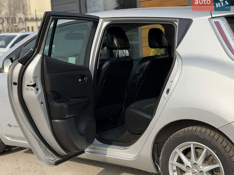 Хэтчбек Nissan Leaf 2013 в Шептицькому