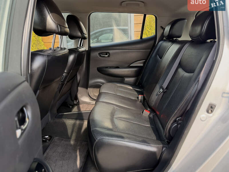 Хэтчбек Nissan Leaf 2013 в Шептицькому