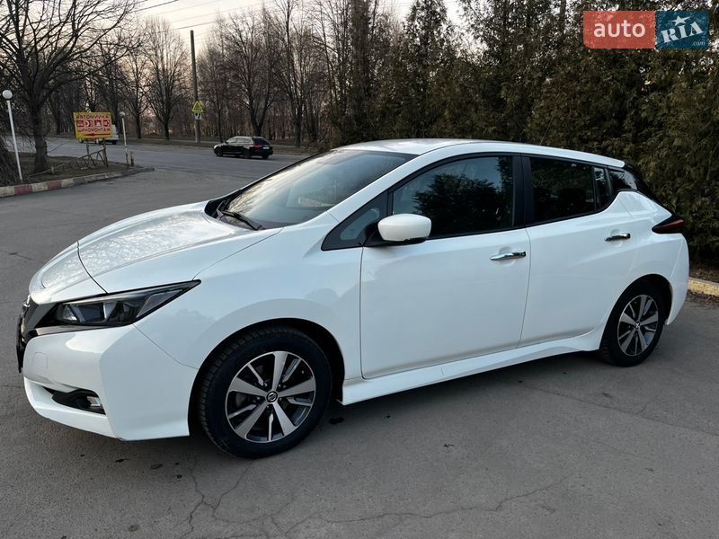 Хэтчбек Nissan Leaf 2019 в Хмельницком
