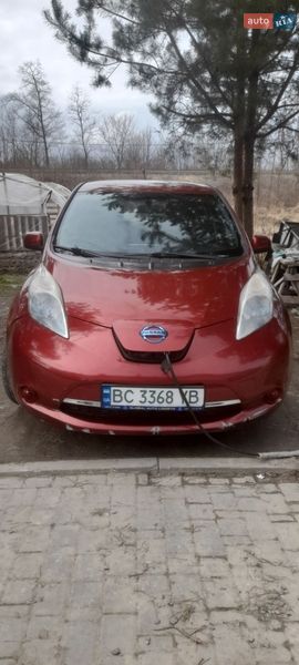 Хетчбек Nissan Leaf 2013 в Ременеві