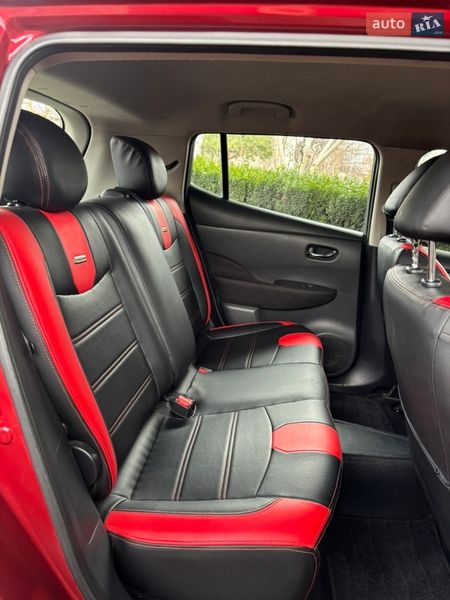 Хетчбек Nissan Leaf 2014 в Дніпрі