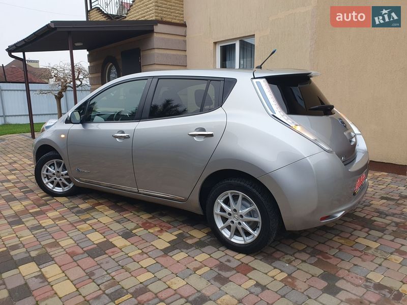 Хэтчбек Nissan Leaf 2013 в Горе