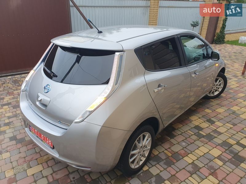 Хэтчбек Nissan Leaf 2013 в Горе