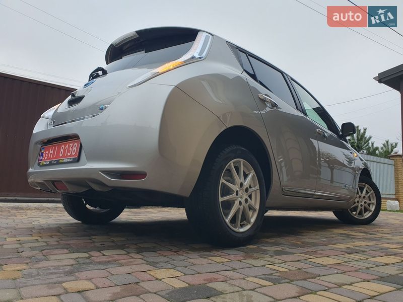 Хэтчбек Nissan Leaf 2013 в Горе