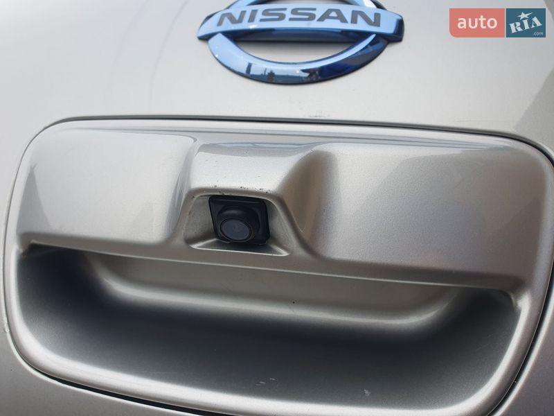 Хэтчбек Nissan Leaf 2013 в Горе