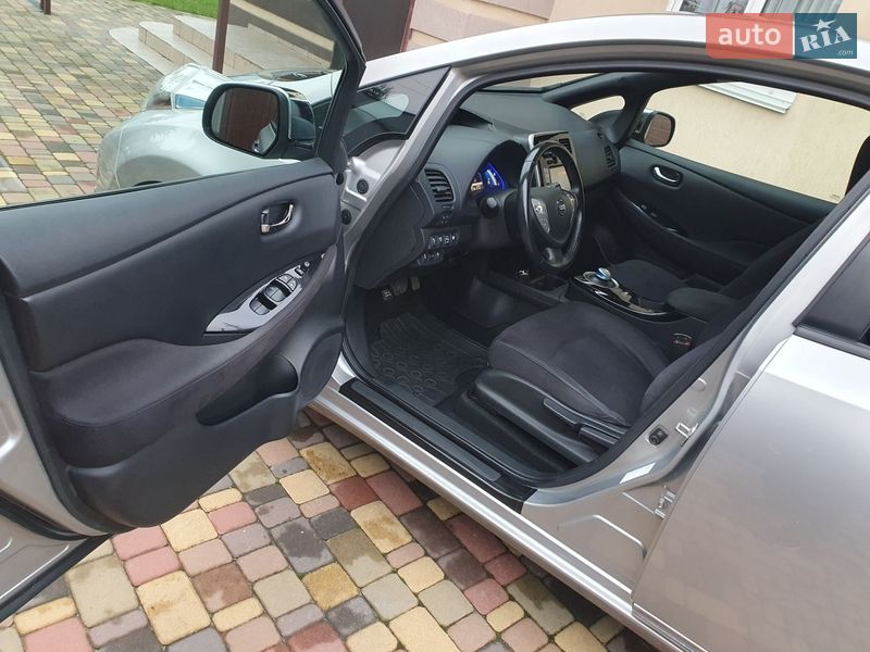 Хэтчбек Nissan Leaf 2013 в Горе