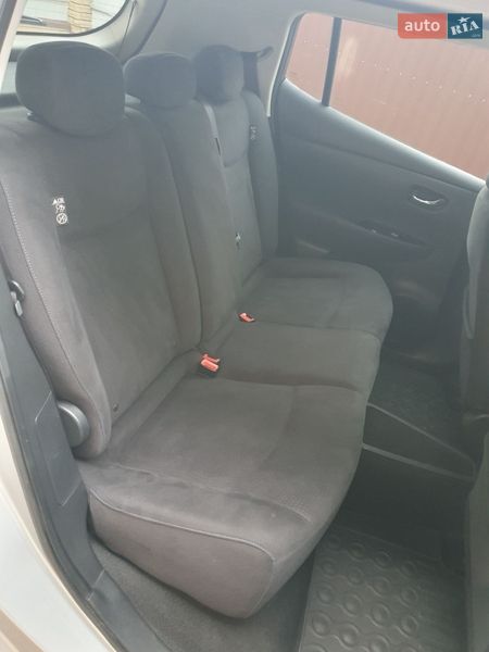 Хэтчбек Nissan Leaf 2013 в Горе