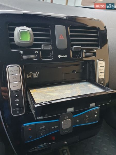 Хэтчбек Nissan Leaf 2013 в Горе