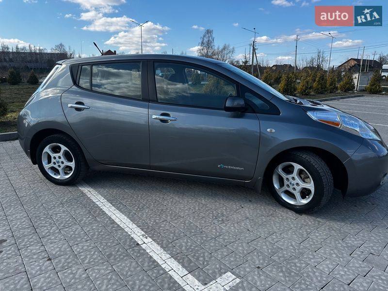 Хетчбек Nissan Leaf 2014 в Мостиській