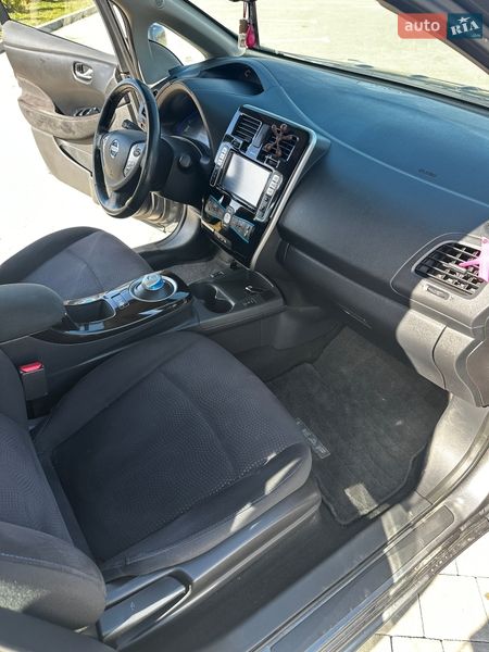 Хетчбек Nissan Leaf 2014 в Мостиській