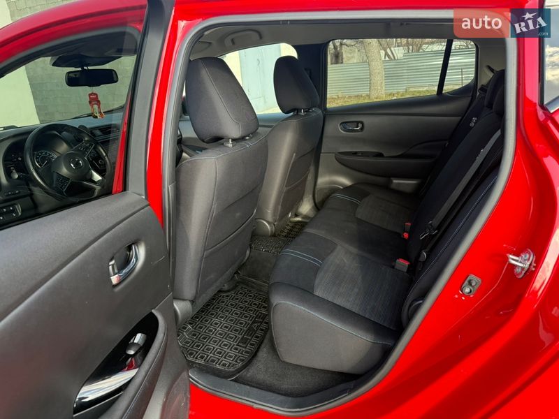 Хэтчбек Nissan Leaf 2020 в Волочиске