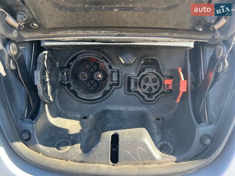 Хэтчбек Nissan Leaf 2017 в Киеве фото 18 Хэтчбек Nissan Leaf 2017 в Киеве