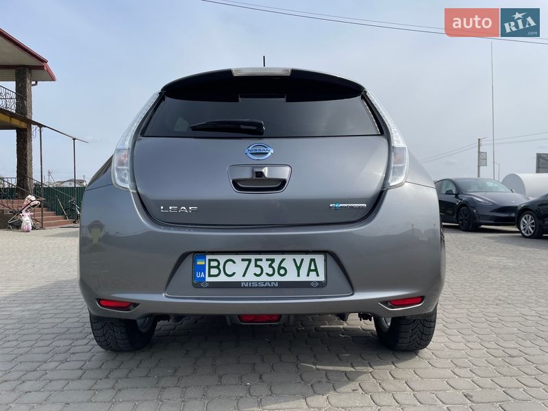 Хэтчбек Nissan Leaf 2014 в Львове