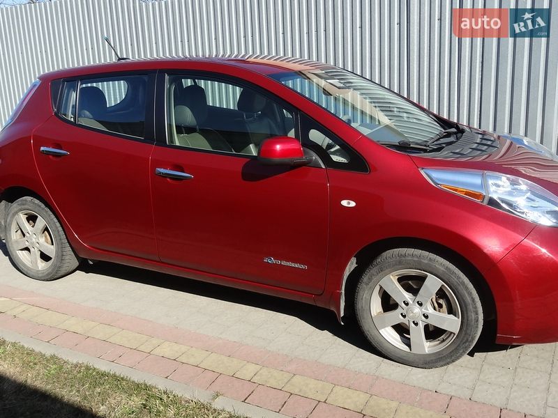 Хетчбек Nissan Leaf 2011 в Львові