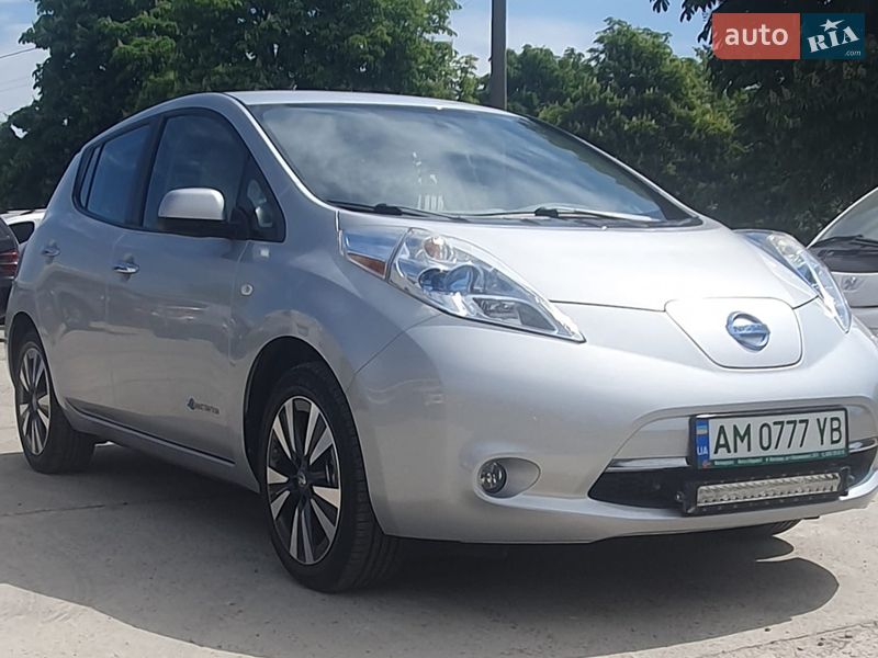 Хетчбек Nissan Leaf 2012 в Житомирі
