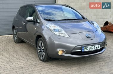 Хэтчбек Nissan Leaf 2015 в Сарнах